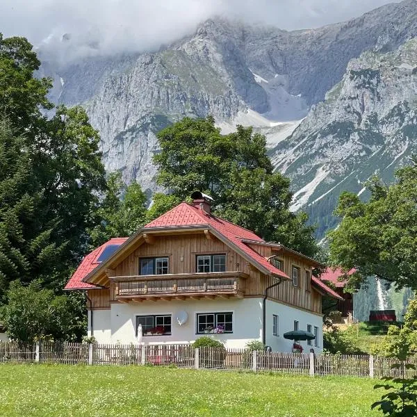 Haus Rosenheim, hotel v Ramsau am Dachstein