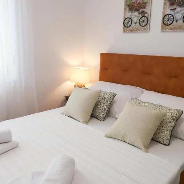 Apartments Ivano & Leo Zadar - Private Parking, hotel in Zadar