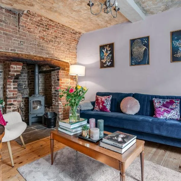 The Blue Anchor House - close to London, hotel i Hertford