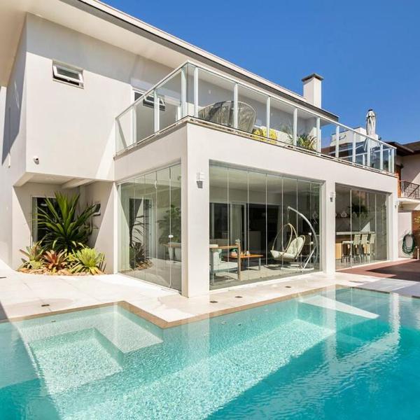 Casa Maravilhosa com Piscina em Garopaba
