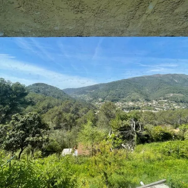 Charme provençal près de Nice, hotel en Blausasc