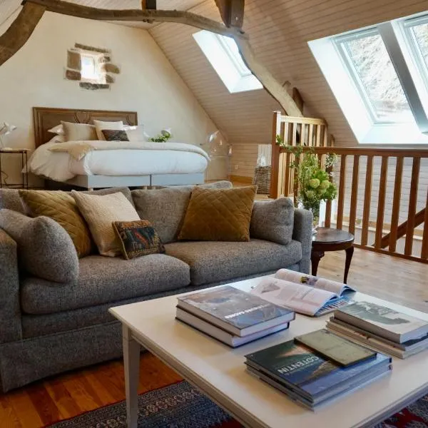 Cottage de charme & jardin fabuleux à 800m de la mer - Maison Melchior, hôtel à Flamanville