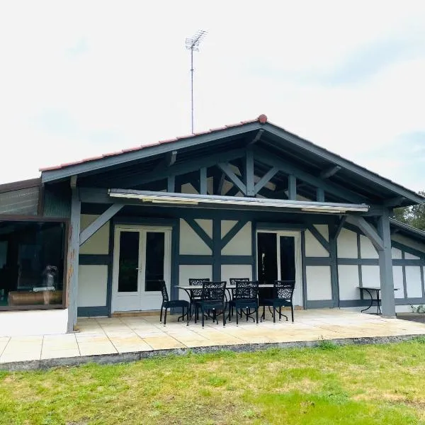 Chalet entre océan et foret au calme, hotel in Ondres