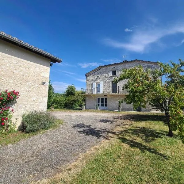 Naturaleza-Gîte les Cèdres, hotel in Tournon-dʼAgenais