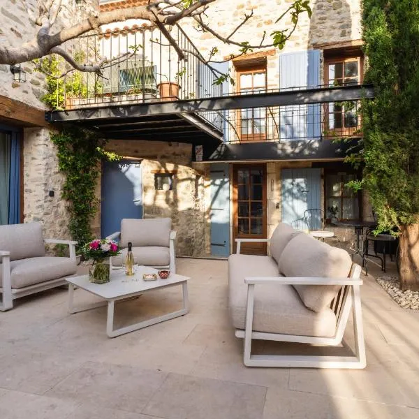 La Barule, hotel din Charols