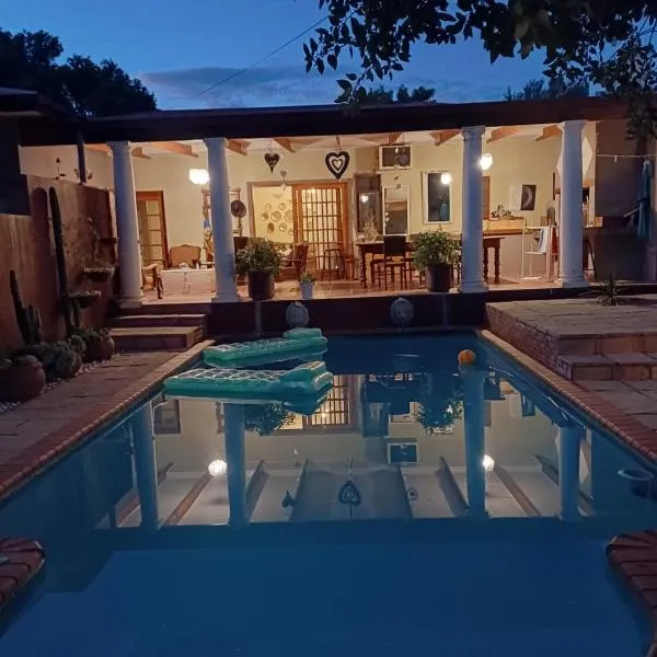 DeKat Self Catering, hotel in Burgersdorp