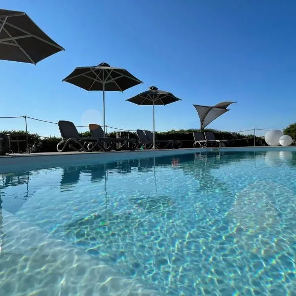 DL Santorini: Monolithos şehrinde bir otel