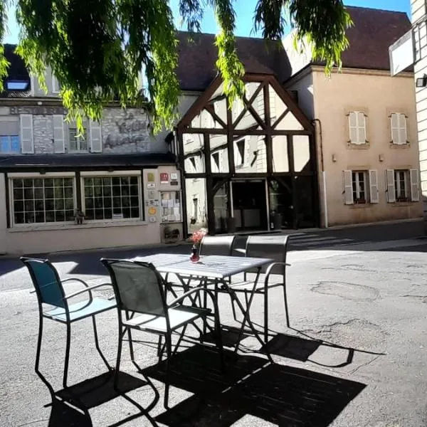 Logis Hôtel Restaurant La Vieille Auberge, Art and Gallery, hotel in Souillac