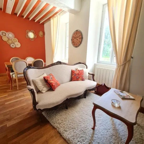 Le Moulin de l'O-L'Orle Nature formule 4 personnes, hotel in Semur-en-Auxois