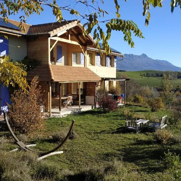 Noyers du Soleil, Chambre d'hôte avec petit déjeuner à proximité de Gap, hotel v destinaci La Bâtie-Vieille
