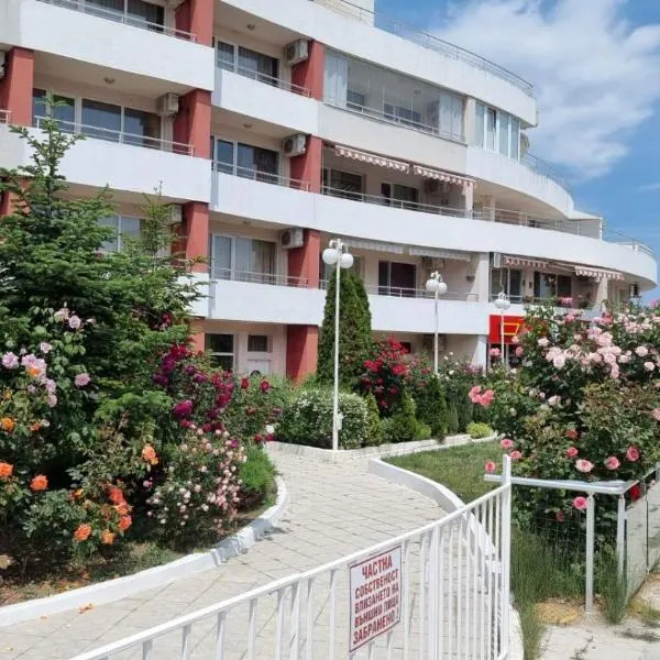 Luxurious Studios Nani, hotel in Kranevo