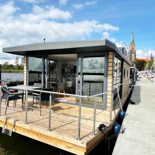 Husbåt, hotel v destinaci Österhaninge