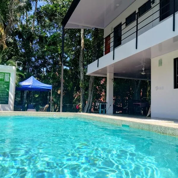 Casajungla Hostel, hotel v destinaci Jacó