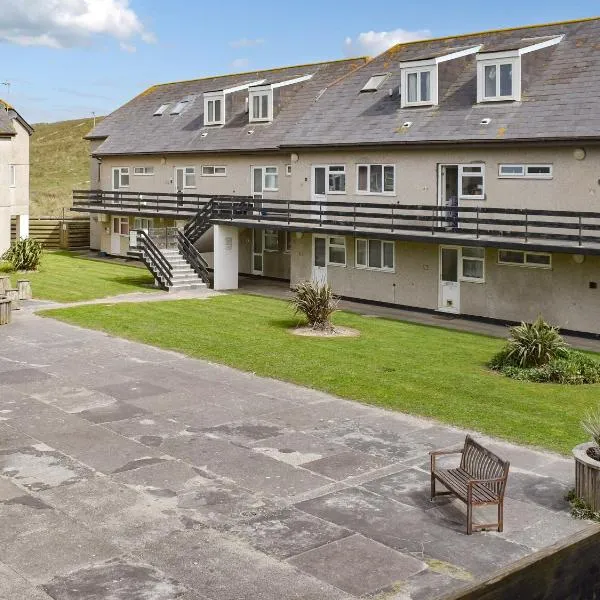 Beach House, hotel in Perranporth
