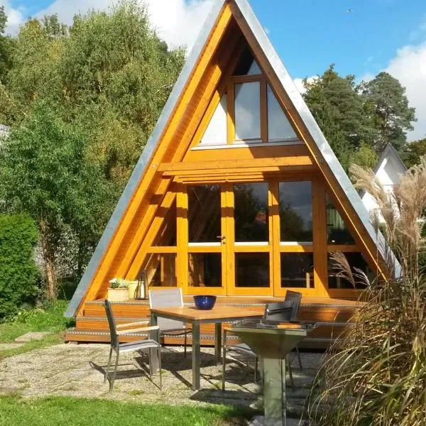 Nurdachhaus Ferienpark Schellbron, hotel v destinaci Schellbronn