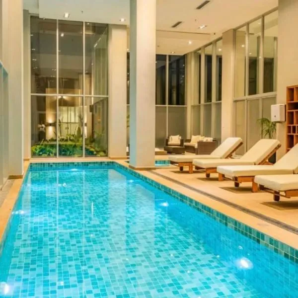 Apto Lujoso, piscina climatizada, jacuzzi, gym., khách sạn ở Limpio