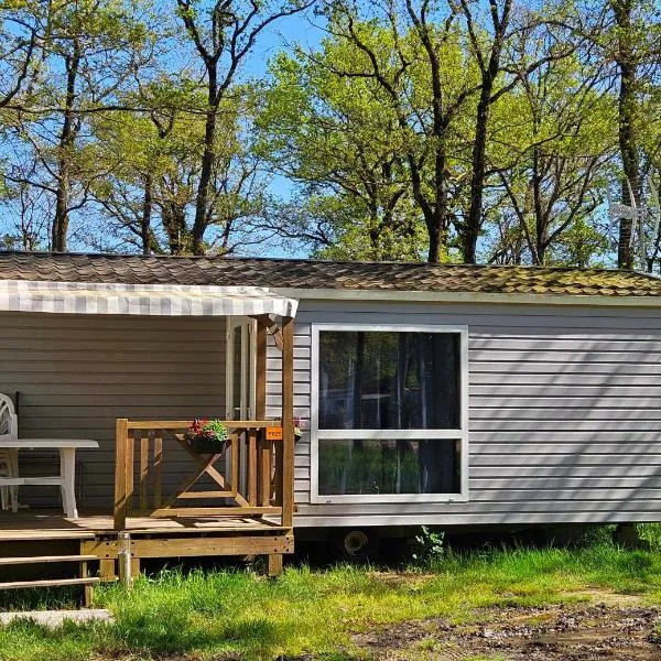 Bungalow Cosy équipé, hotel en La Boissière-de-Montaigu