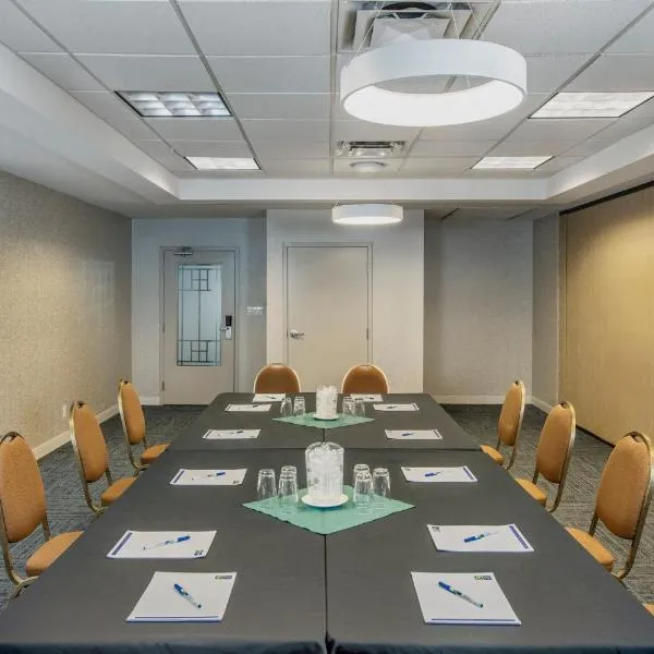 Holiday Inn Express & Suites Medicine Hat by IHG, hotel v destinaci Medicine Hat