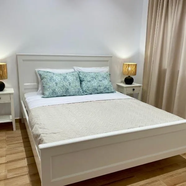 Oliva - 1 bedroom apartment, хотел в Беницес