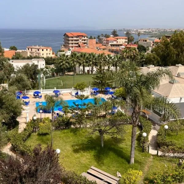 Hotel Rais، فندق في El Marsa