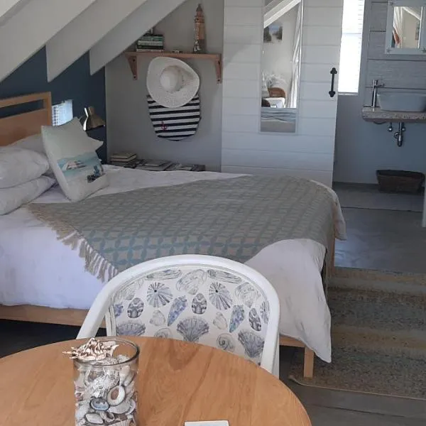 Milk Thistle Loft & Studio apartments, hotel in Paternoster