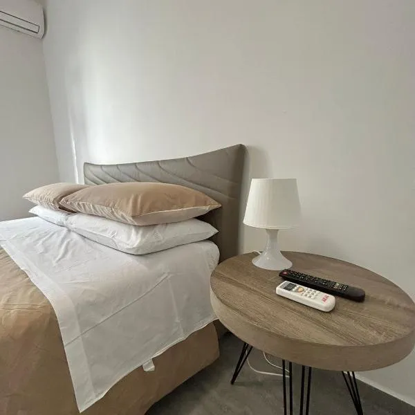 PeoniaRooms, hotel v destinaci Aprilia