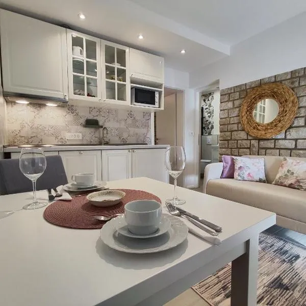 Apartments Vodaric, hotel in Cres