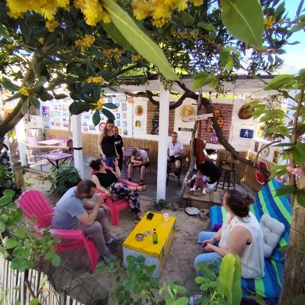 HOULALA Gîte & Chambres d'hôtes, hotel di Pont-Évêque