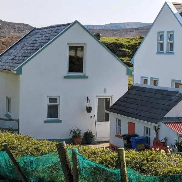 An Teach Beag Glencolmcille, little home from home, hotel v destinaci Glencolumbkille