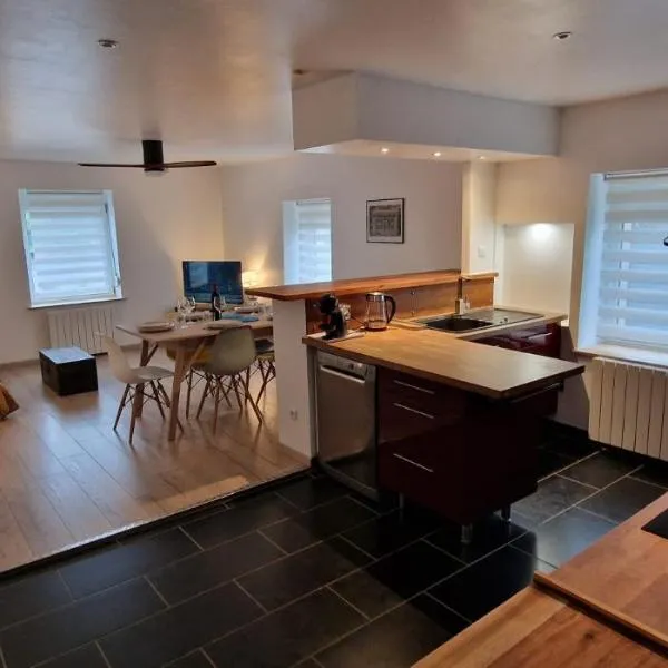 Bel appartement rénové avec de beaux volumes, hotel v destinaci Flavigny-sur-Moselle