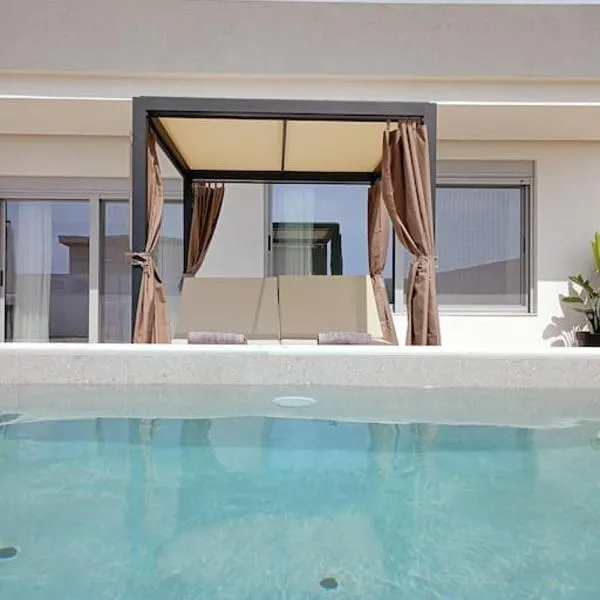 Traounou Bay villa, hotel v destinaci Afantou