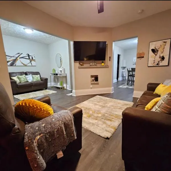 Elegant 4 Bed Room at Cleveland Clinic Area, hotel in Cleveland