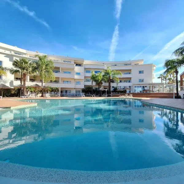 Amazing Studio with Ocean View, Pool and Beach โรงแรมในลากอส