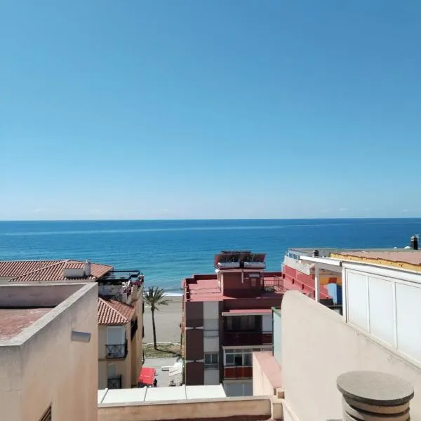 Habitación Ático Sol y Mar, khách sạn ở Rincón de la Victoria