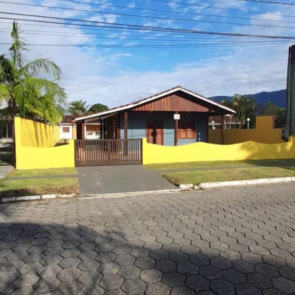 Casa com Piscina na Morada da Praia