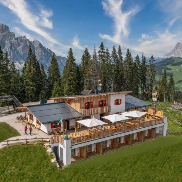 Rifugio Crëp de Munt, hotel v destinaci Corvara in Badia