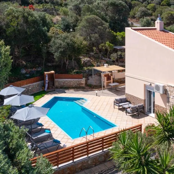 Sea Crest villa,near beach,pool,sea view and mountain,private parking, hotel em Balíon
