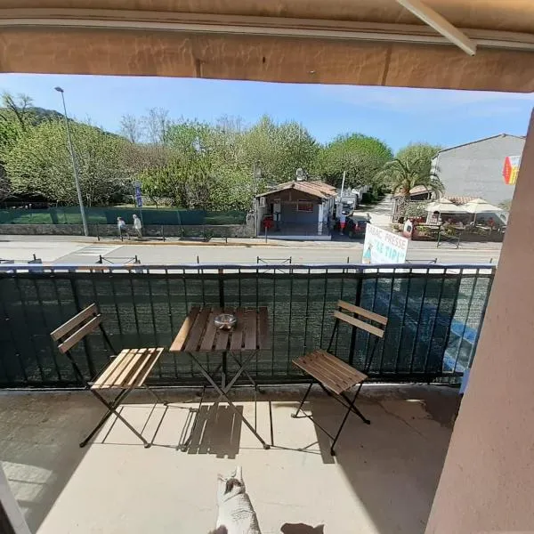 Bel appartement à 400 mètres de la rivière de l'Ardèche et de Vallon-Pont-d'Arc – hotel w mieście Salavas