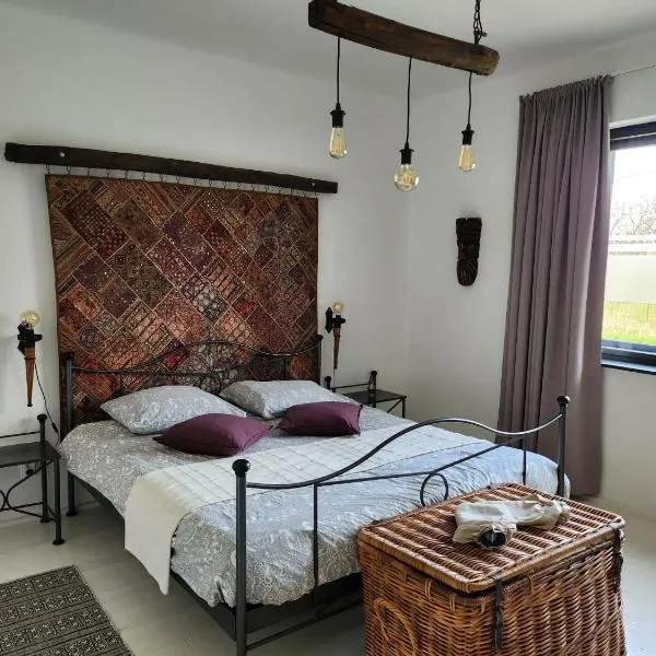 Moongardenhouse, hotel v destinaci Kováčovce