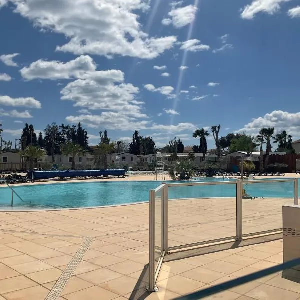 camping siblu sable du midi – hotel w mieście Sérignan