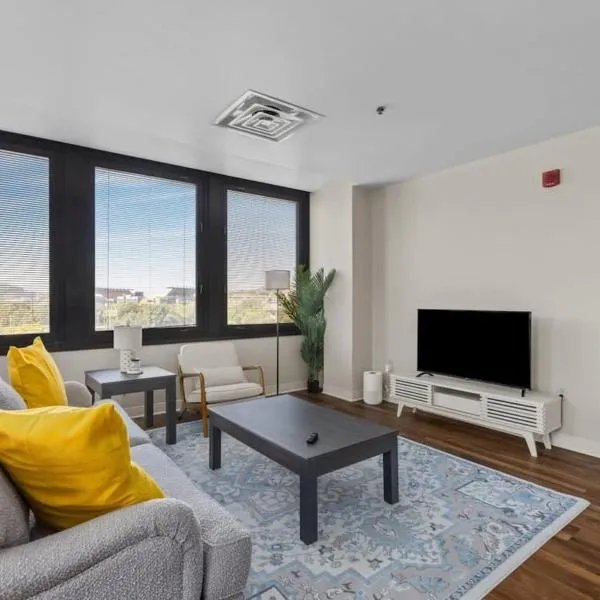 2BR Downtown Apartment with Gym & Deck، فندق في بيتسبرغ