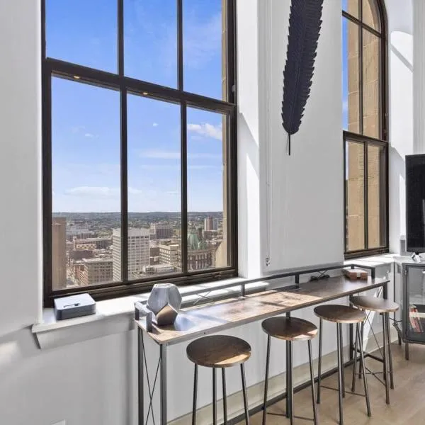 2BR Luxury Apartment Rooftop Pool & Gym, hotel in Baltimore