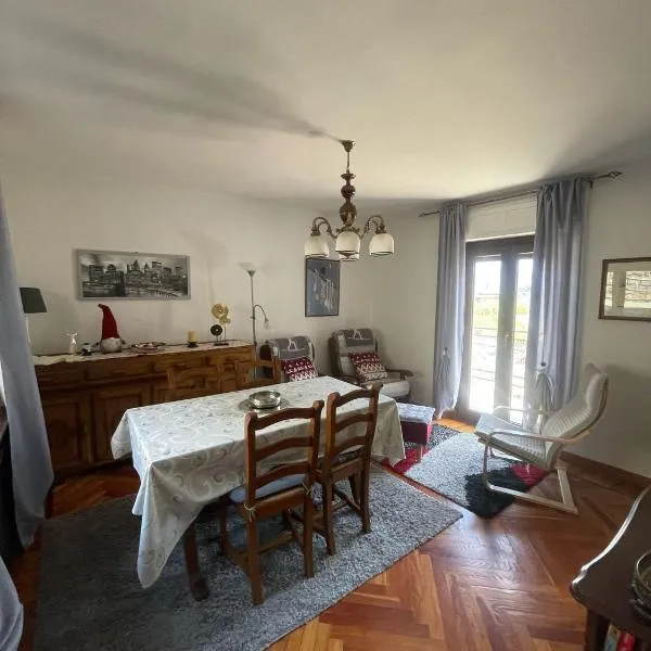 Casa Zio Zeffy, hotel v destinaci Châtillon