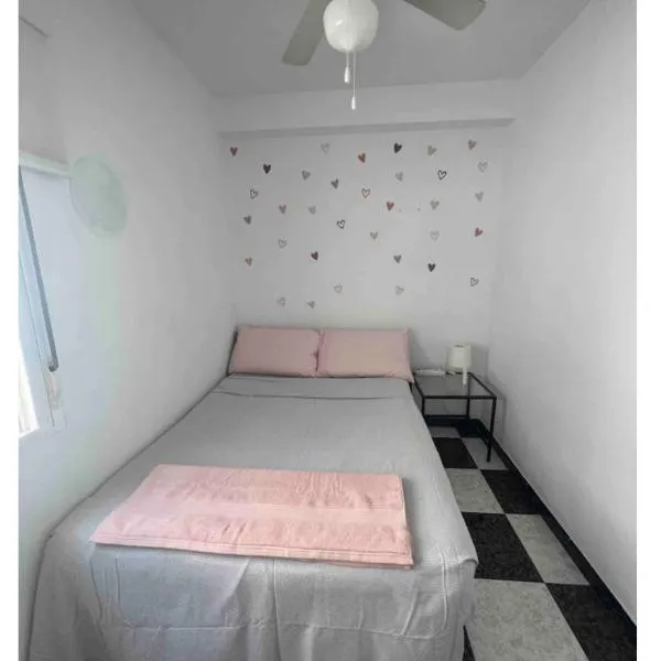 habitación 1 en tercera planta sin ascensor no és piso entero a compartir baño y cocina, hotel v destinaci Fuengirola