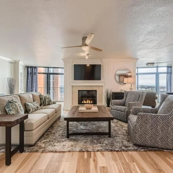 Larimer Luxury Top Notch Amenities Walk to All, hotel in Denver