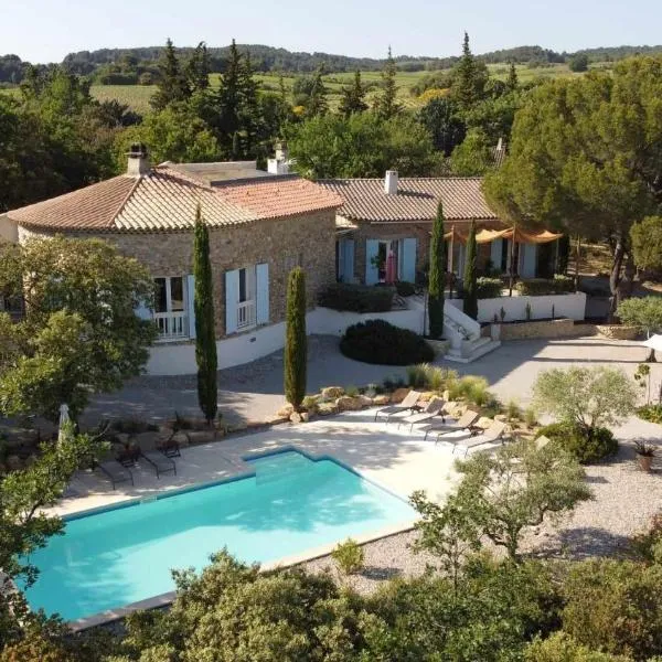LA FONTAINE AU LOUP, hotel v destinaci Saint-Maurice-sur-Eygues