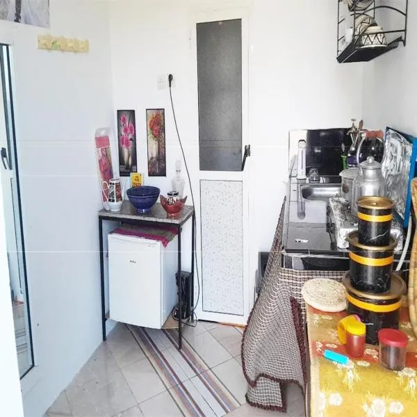 Studio near the sea for surfing lovers welcome, hotel in Safi