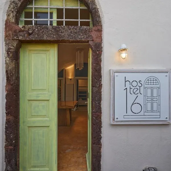 Hostel 16 Oia, hotel v destinaci Oia