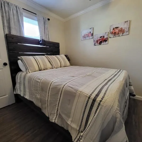Country Roads 1BR apartment near TTU & downtown, hotel in Cookeville