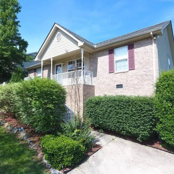 20 mins to Nashville, fenced yard included, hotel in Goodlettsville